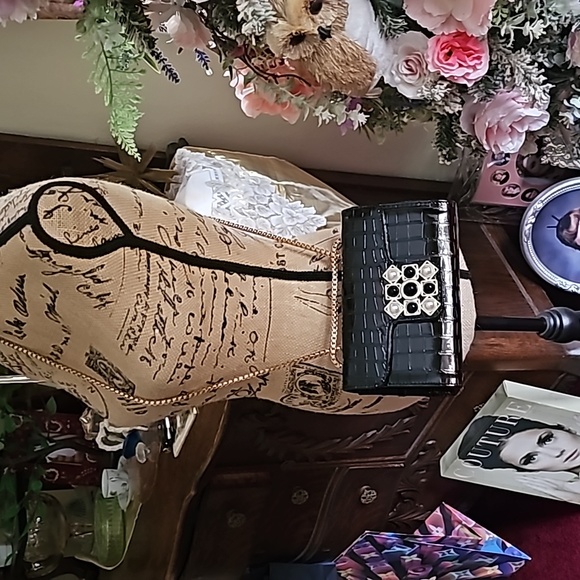 Jelly Crossbody - Picture 3 of 7